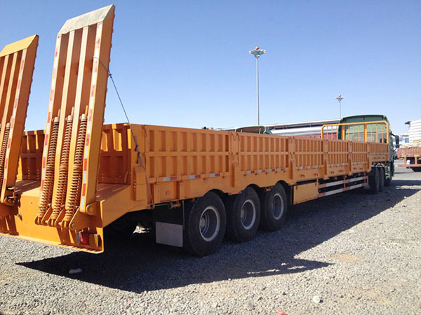 平板運輸半掛車